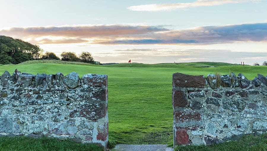 north-berwick-golf-clug-stone wall